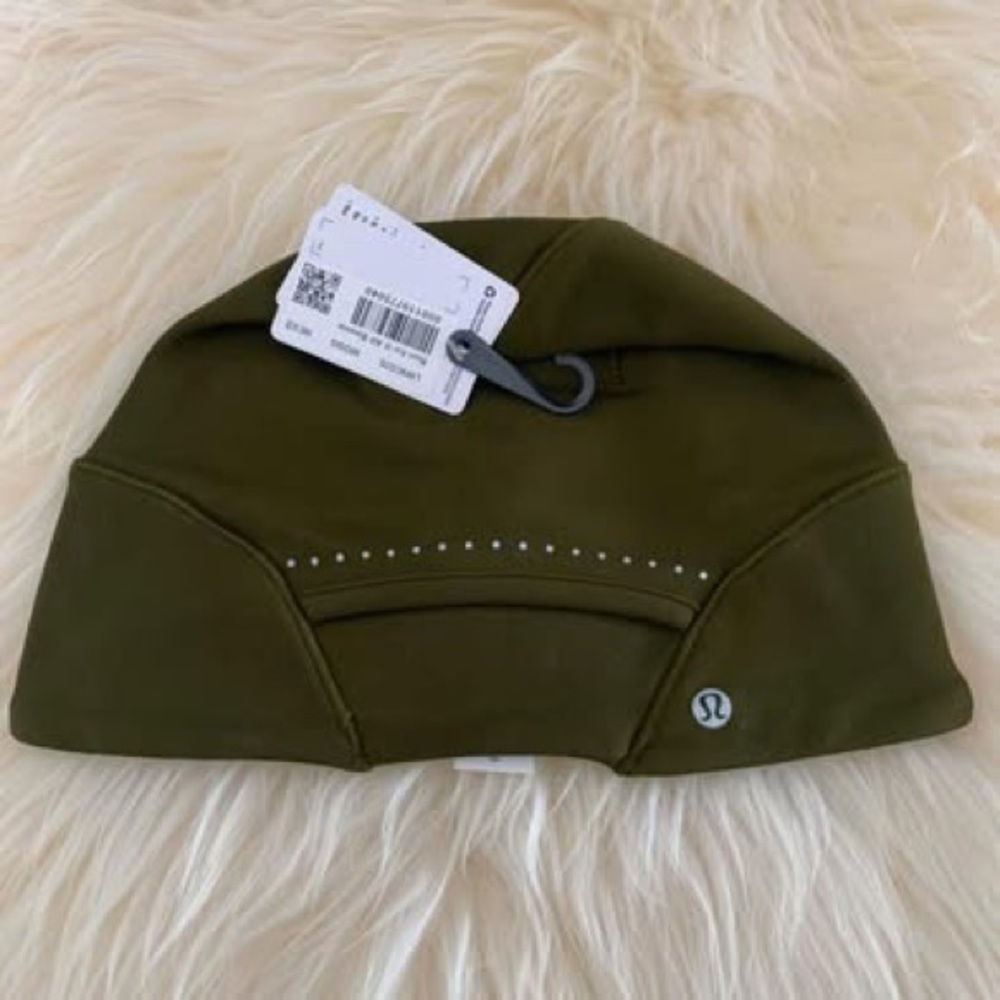 Run For It All Beanie NWT moss green